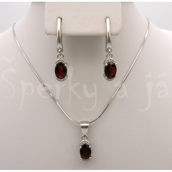 Stříbrná souprava přívěšek náušnice granát a zirkony ovál | SPERKYAJA.CZ