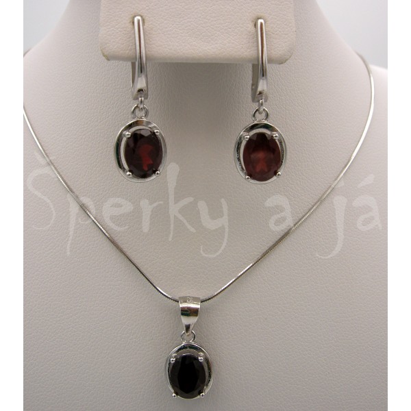 Stříbrná souprava přívěšek náušnice granát ovál | SPERKYAJA.CZ