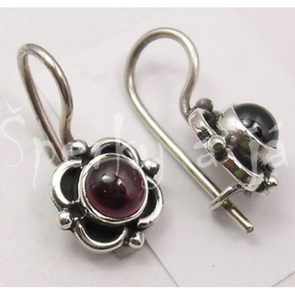 Stříbrné náušnice granát květina Náušnice