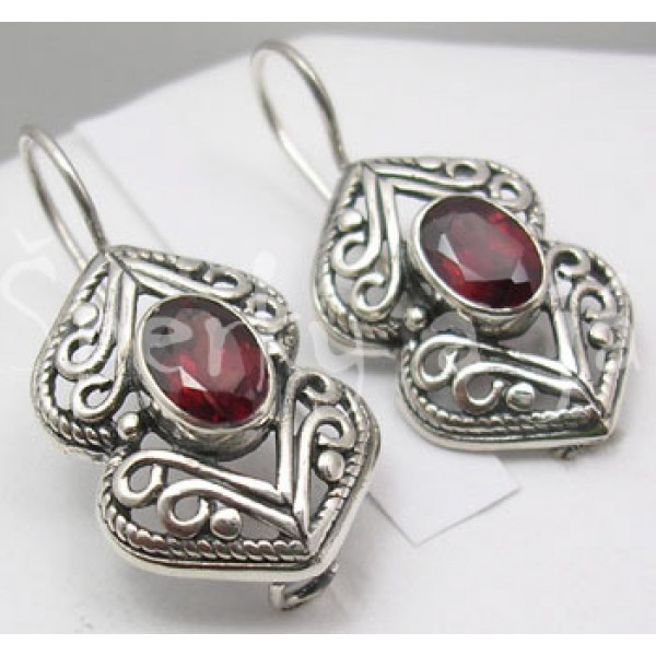 Stříbrné náušnice granát šiška  Náušnice