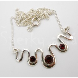 Stříbrný náhrdelník granát vlnky