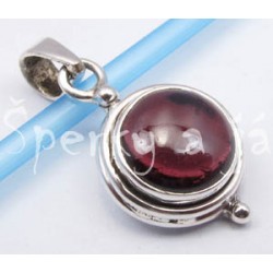 Stříbrný přívěšek granát kulatý 