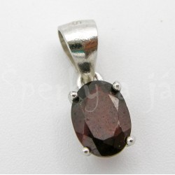 Stříbrný přívěšek granát  ovál