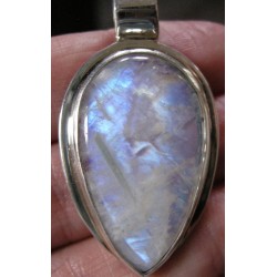 Stříbrný přívěšek měsíční kámen kapka Přívěšky