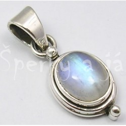 Stříbrný přívěšek měsíční kámen ovál Přívěšky