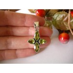 Stříbrný přívěšek olivín čtyřlístek | SPERKYAJA.CZ