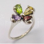 Stříbrný prsten granát srdce Prsteny