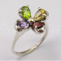 Stříbrný prsten granát srdce Prsteny