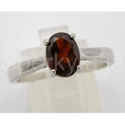 Stříbrný prsten granát ovál Prsteny