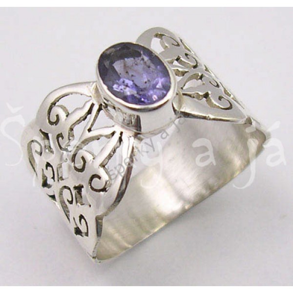 Stříbrný  prsten iolit ovál Prsteny