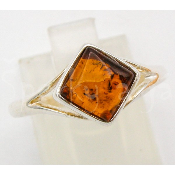 Stříbrný prsten  jantar čtverec Prsteny