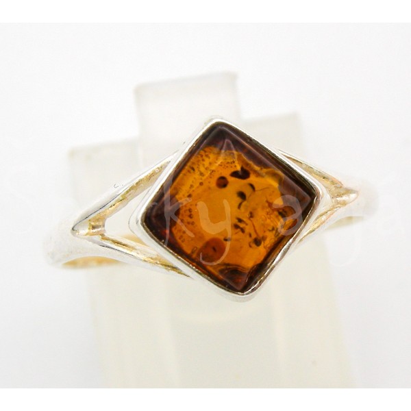 Stříbrný prsten  jantar čtverec Prsteny