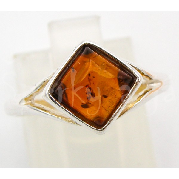 Stříbrný prsten  jantar čtverec Prsteny