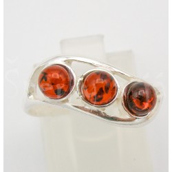 Stříbrný prsten jantar kulatý vlnka Prsteny