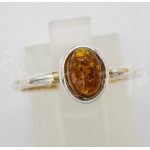 Stříbrný prsten jantar ovál Prsteny