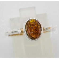 Stříbrný prsten jantar ovál Prsteny