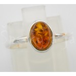 Stříbrný prsten jantar ovál Prsteny