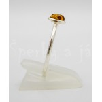 Stříbrný prsten jantar ovál Prsteny