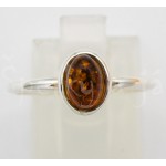 Stříbrný prsten jantar ovál Prsteny