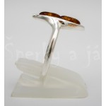 Stříbrný prsten jantar kulatý vlnka Prsteny