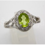 Stříbrný prsten olivín a zirkony ovál | SPERKYAJA.CZ