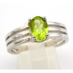 Stříbrný prsten olivín ovál | SPERKYAJA.CZ