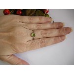 Stříbrný prsten olivín ovál Prsteny