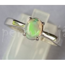 Stříbrný prsten opál ovál