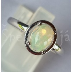 Stříbrný prsten opál ovál