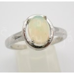 Stříbrný prsten opál ovál Prsteny