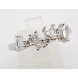 Stříbrný prsten zirkony  Prsteny