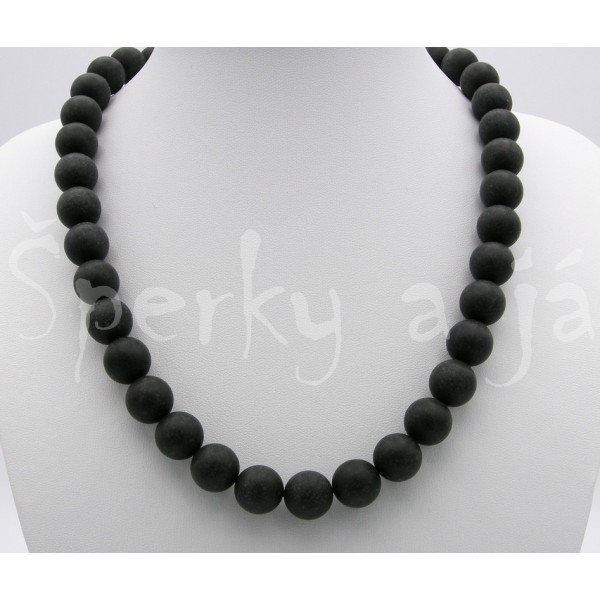 Náhrdelník  jantar černý kuličky 13 mm